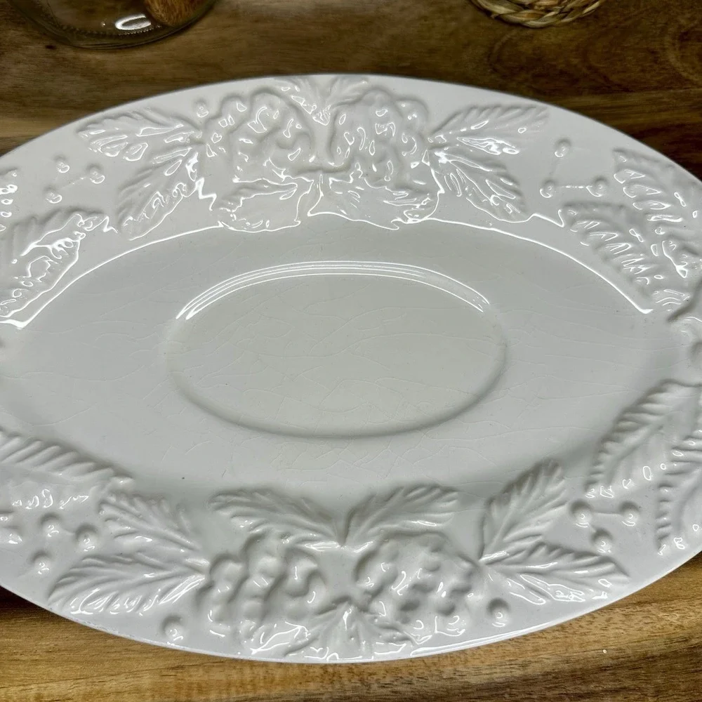 Crate & Barrel Holiday Serving Plate 11in - Picture 2 of 5
